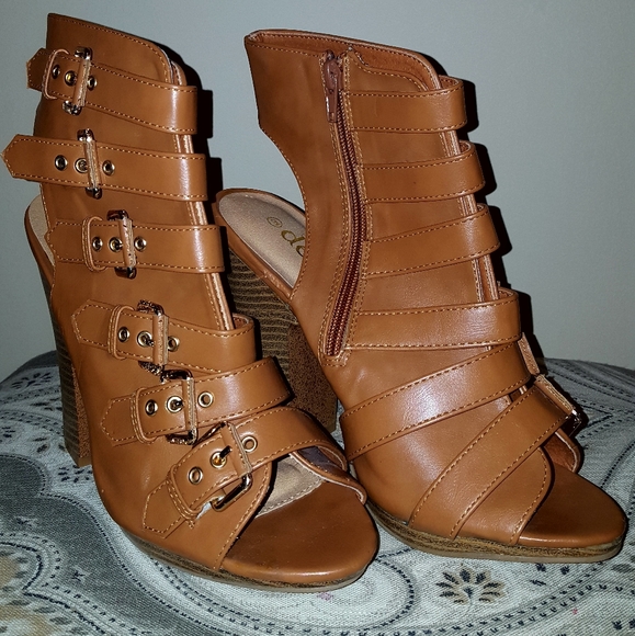 Deb Peep-Toe Mules/ Block Heels - Picture 4 of 7